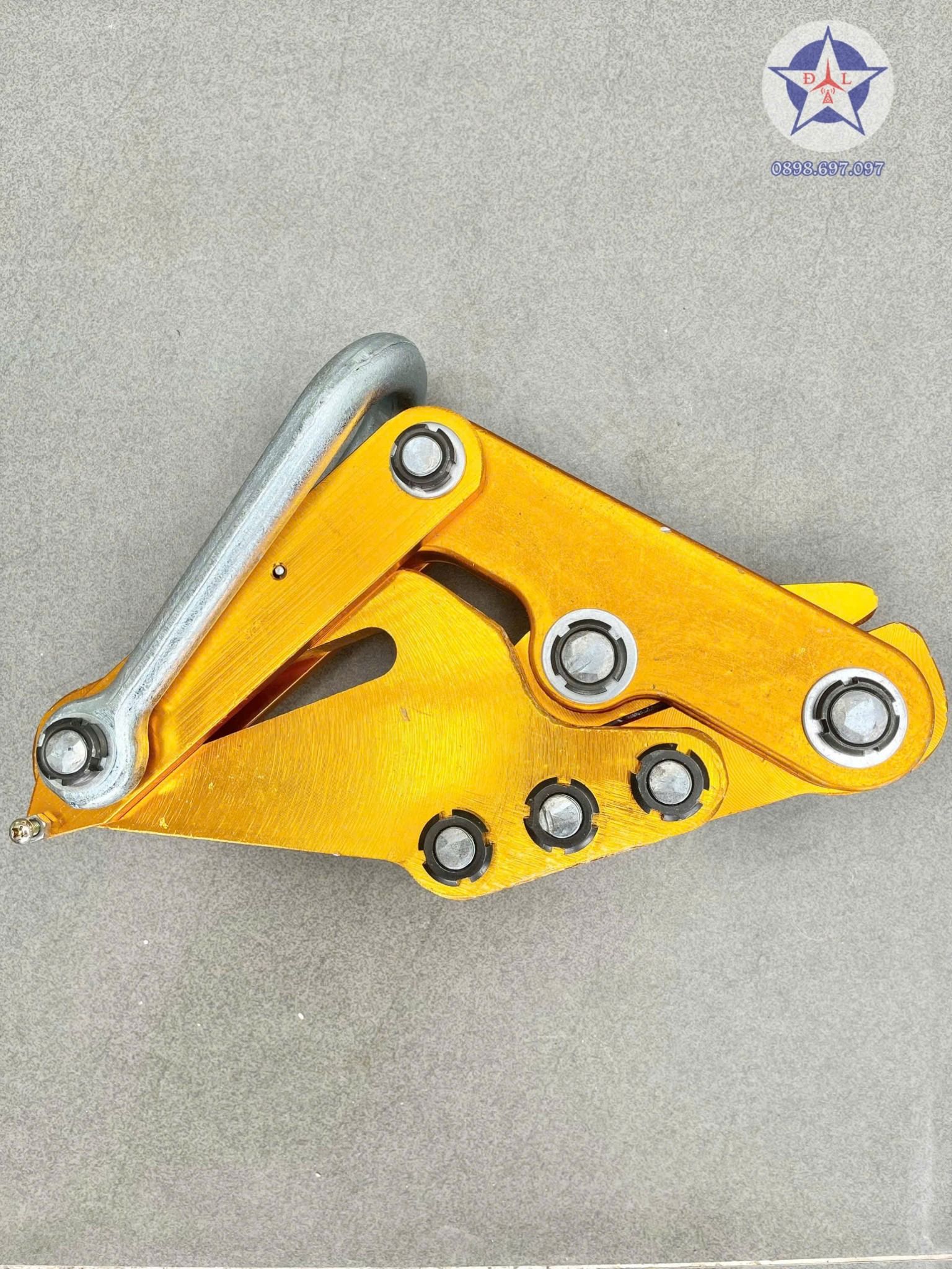 Cóc kẹp cáp nhôm MK500-630mm (loại có móc)