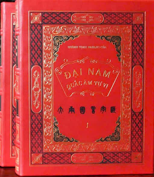 ĐẠI NAM QUẤC ÂM TỰ VỊ - BỘ TỰ ĐIỂN TIẾNG VIỆT ĐẦU TIÊN CỦA NƯỚC TA - Ấn Bản Cao Cấp (Hộp Sách 2 Tập)