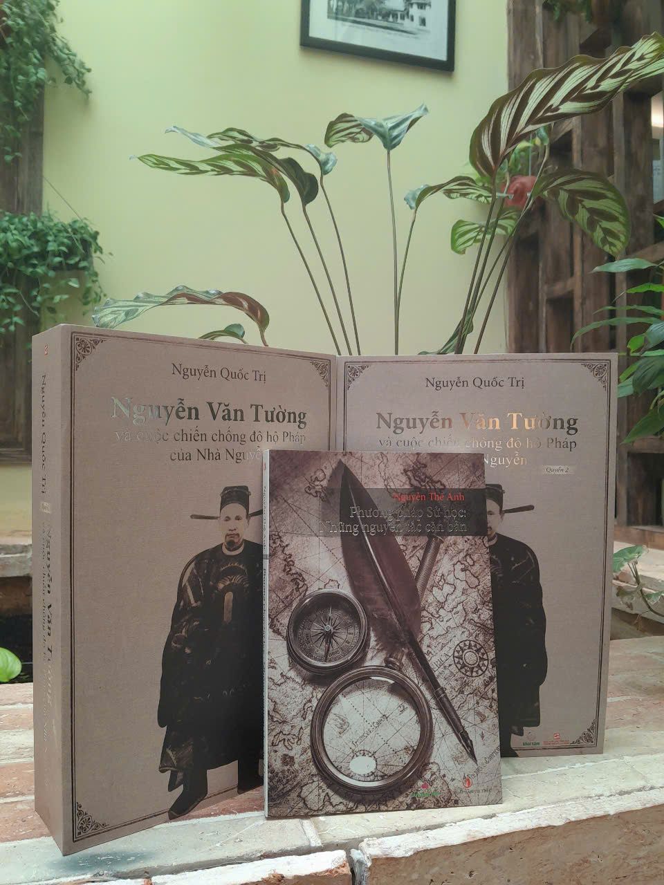 Combo Phương pháp và Sự thật lịch sử - 2 cuốn, giảm sốc chỉ 324k!