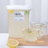 Bình nhựa đựng nước có tay cầm 1,8 lít Nhật Bản