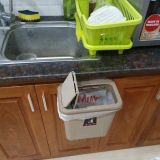 Thùng đựng rác kẹp tủ bếp tiện lợi