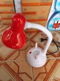 Đèn học bàn CT412 có chỗ cắm bút