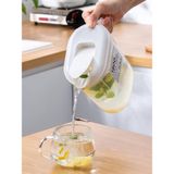 Bình nhựa đựng nước có tay cầm 1,8 lít Nhật Bản