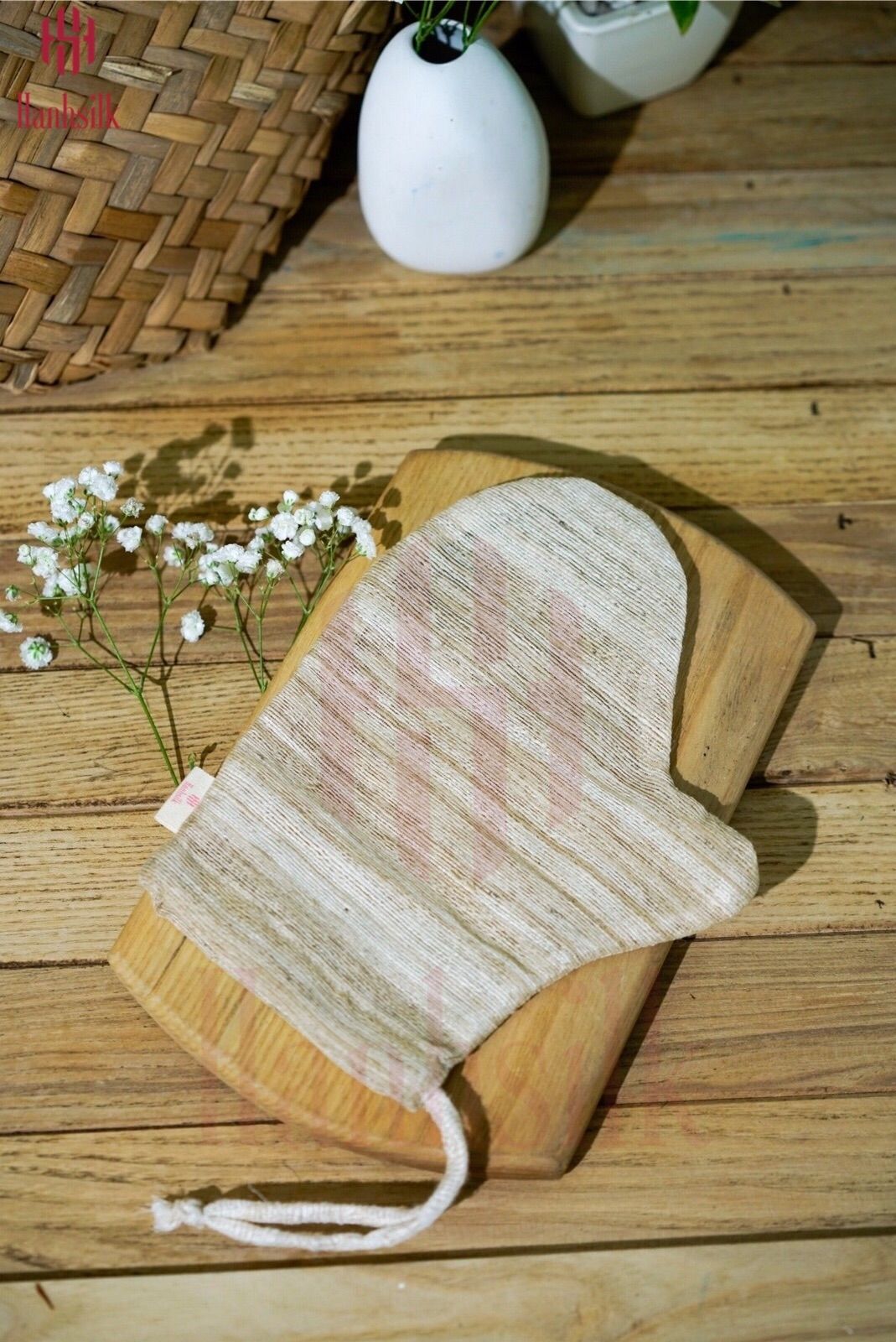 Bao tay tơ tằm
