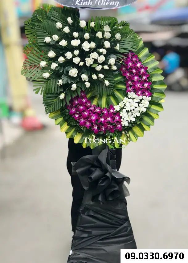Vòng Hoa Chia Buồn - B213