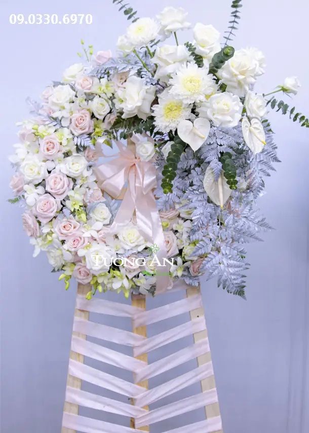 Vòng Hoa Phúng Viếng - B331