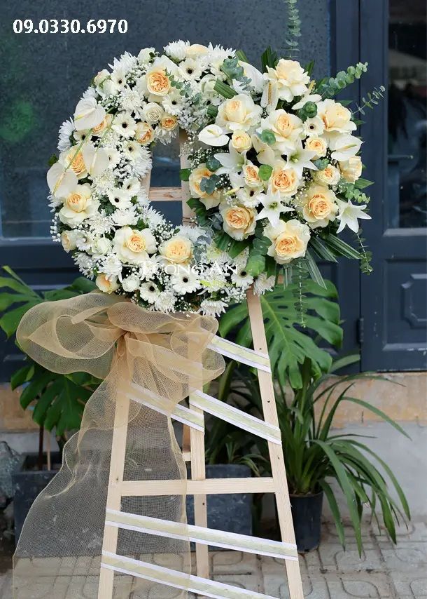 Vòng Hoa Tang Lễ - B351