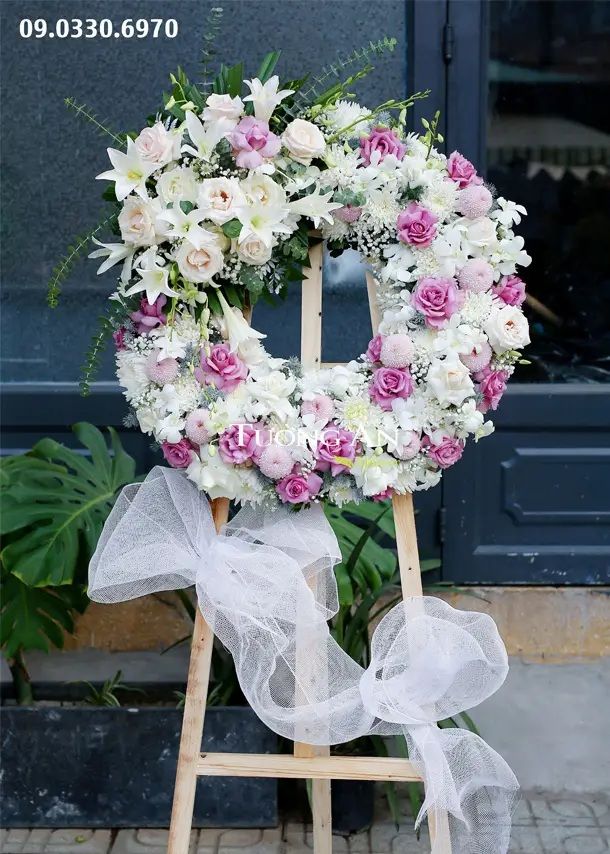 Vòng Hoa Viếng - B357