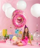 Bộ bong bóng trang trí tiệc sinh nhật hình bánh Donut màu hồng snnl50