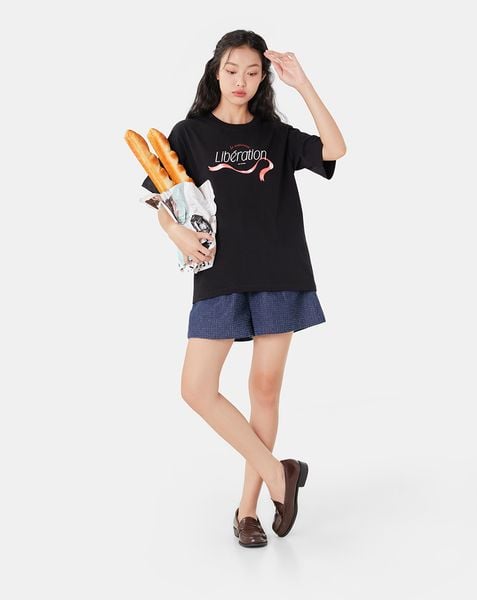  Áo thun form rộng in chữ Liberation 