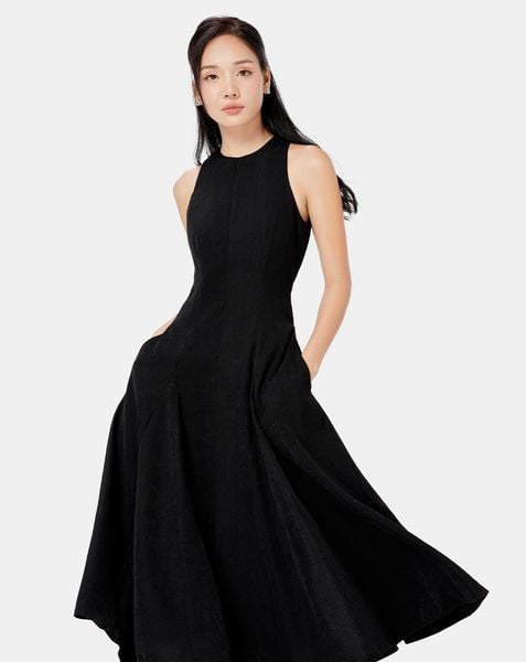  Đầm maxi cổ yếm form xòe 