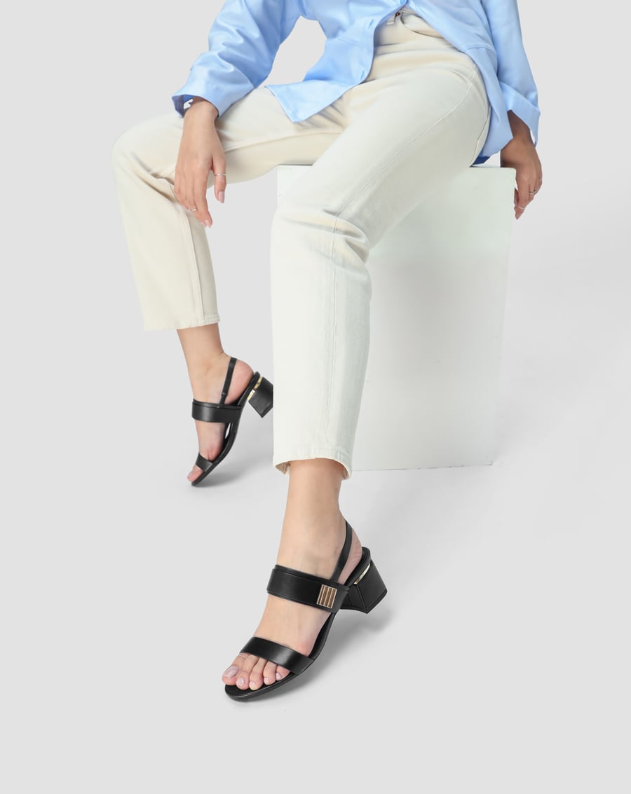 Giày sandal quai ngang khóa trang trí - Image 2