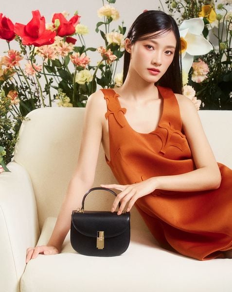  Túi Xách Nhỏ Top Handle Trang Trí Khoá 