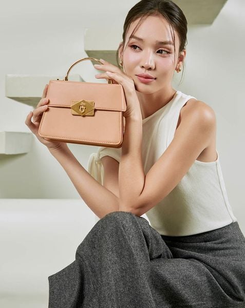  Túi Xách Nhỏ Top Handle Phối Khoá 