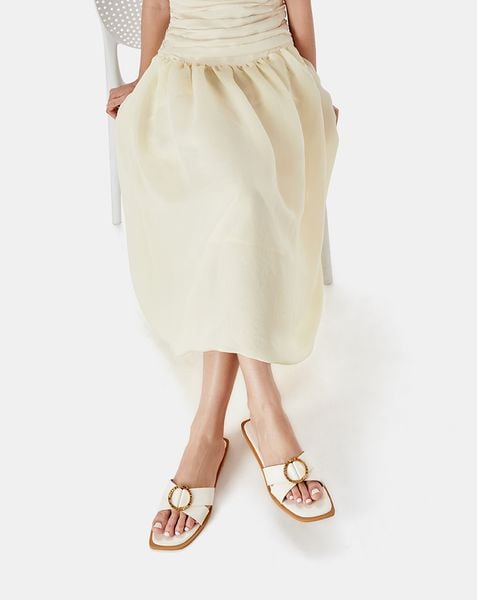  Giày Sandal Bệt Gắn Khoá Trang Trí 