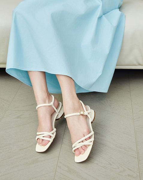  Giày Sandal Dây Tròn 