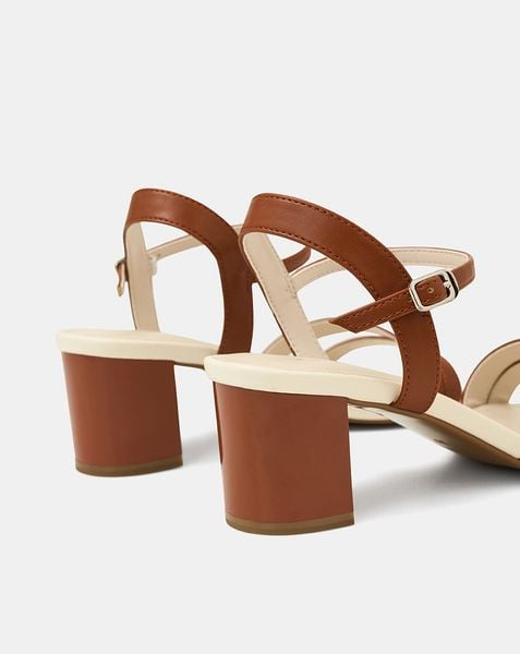  Giày Sandal Quai Hậu Và Quai Dây Mặt Giày 