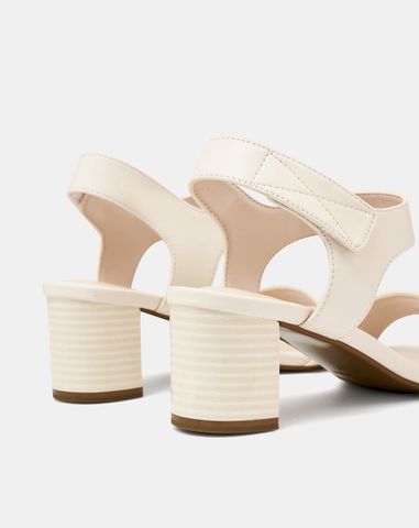  Giày Sandal Gót Vuông Quai Xé Dán 