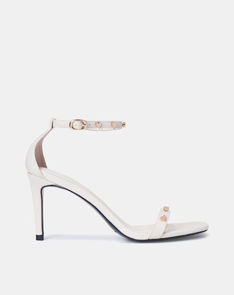 Giày Sandal Gót Thanh Đính Trái Tim Trang Trí