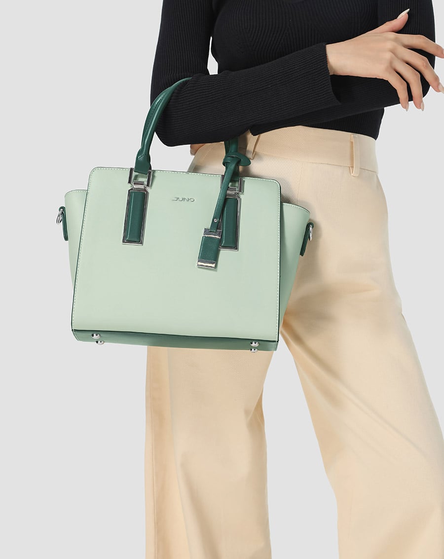 Túi xách trung tote charm trang trí phối 2 màu - Image 2