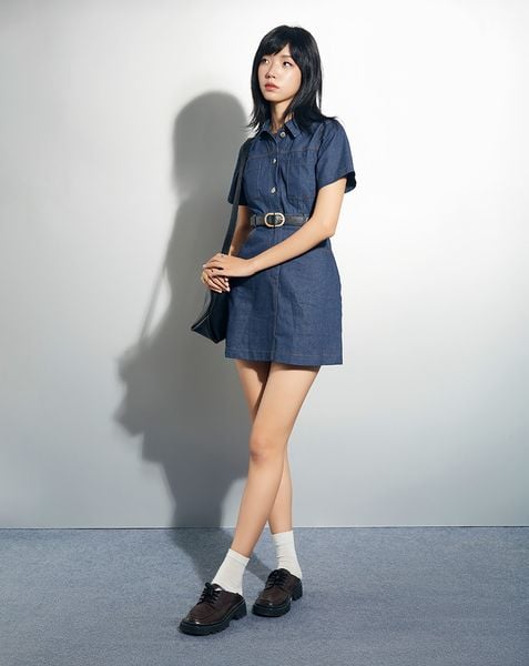  Đầm mini tay ngắn nút J 