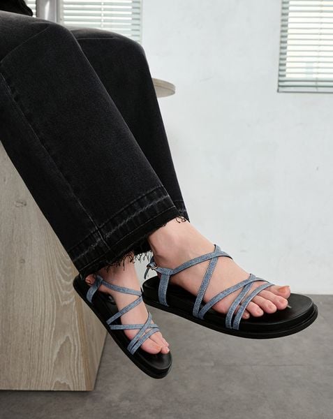  Giày Sandal Đế Bệt Quai Mảnh Chéo 