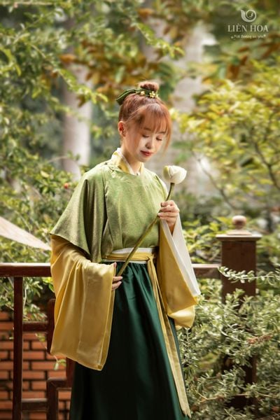 Đặt may Viên lĩnh Hồng Hoa - LIÊN HOA