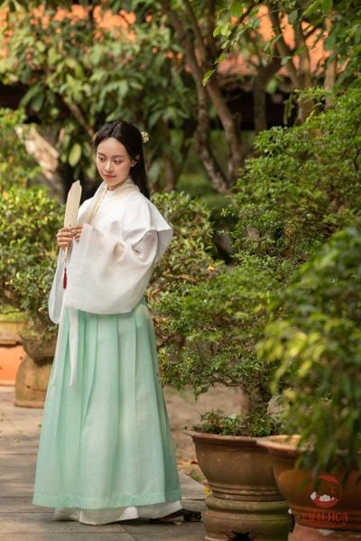 Đặt may Trực lĩnh Bích Hoa - LIÊN HOA