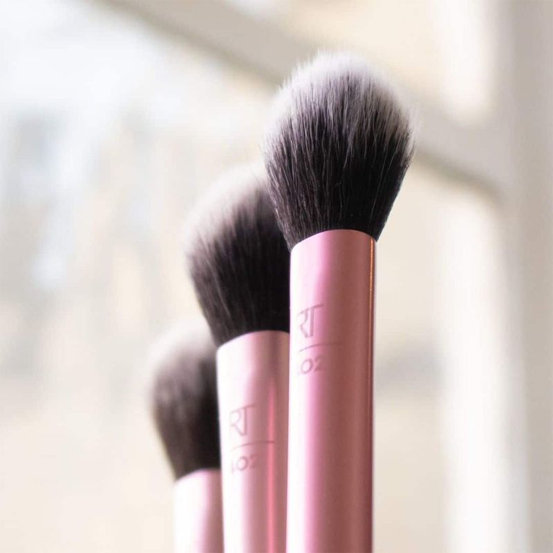 Cọ Má Hồng Real Techniques Cheek Setting Brush RT402