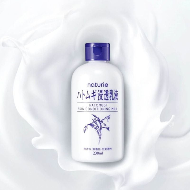 Sữa Dưỡng Ẩm Naturie Cân Bằng Da Mịn Màng Chiết Xuất Hạt Ý Dĩ Hatomugi Skin Conditioning Milk 230ml