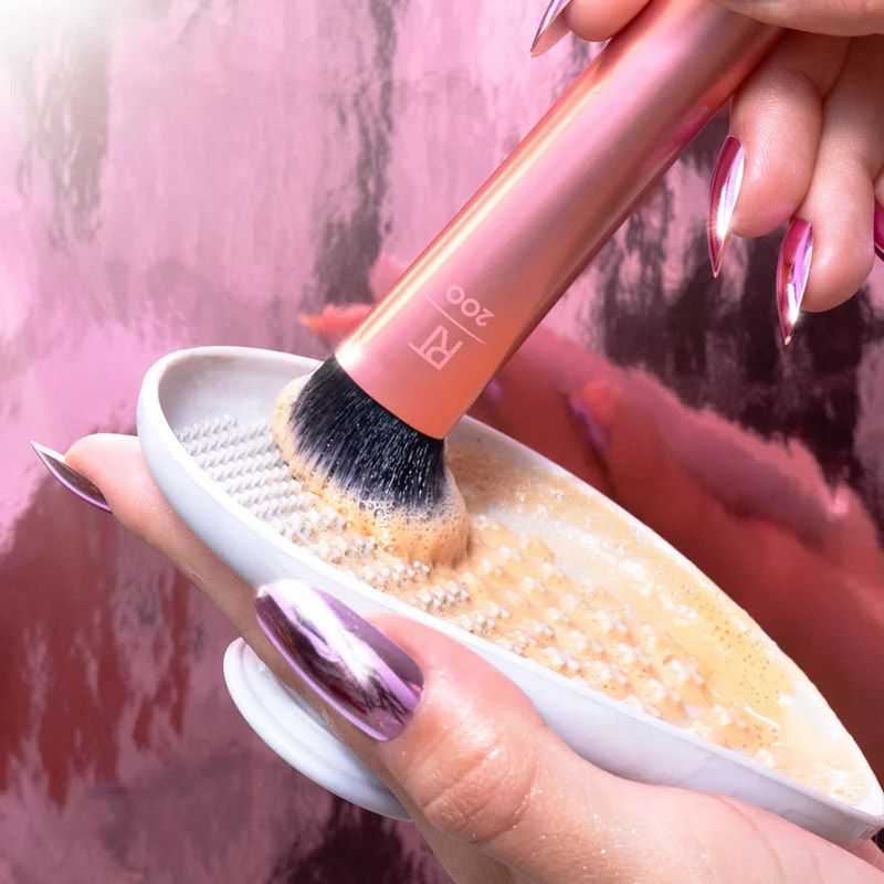Dụng Cụ Vệ Sinh Cọ Real Techniques Makeup Brush Cleansing Palette