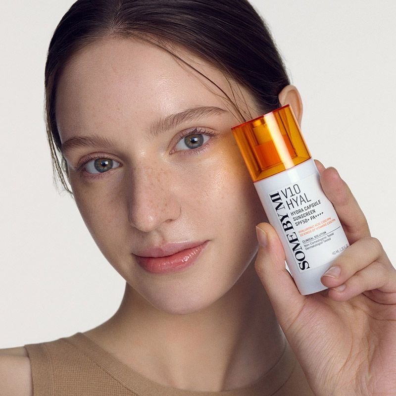 Kem Chống Nắng Some By Mi Dưỡng Ẩm, Làm Dịu Da V10 Hyal Hydra Capsule Suncreen SPF50+ PA++++ 40ml