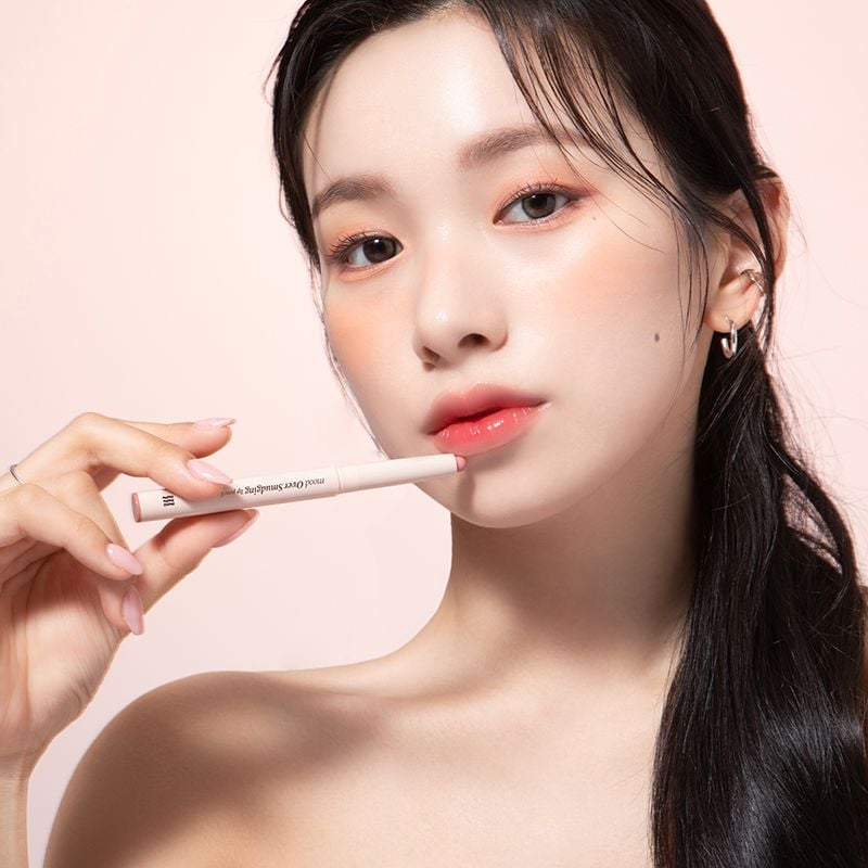 Chì Kẻ Viền Môi Merzy Mịn Lì, Đa Năng Mood Over Smudging Lip Pencil 0.9g