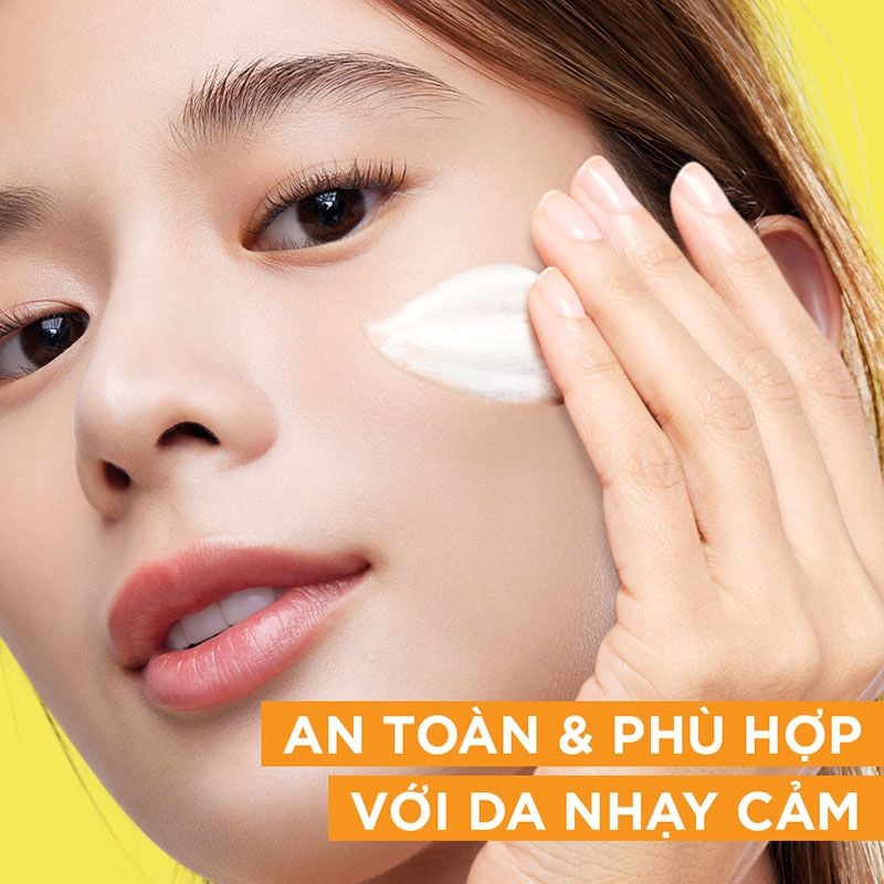 Gel Rửa Mặt Garnier Vitamin C Sạch Sâu Dịu Nhẹ Sáng Da Skin Naturals Bright Complete Vitamin C Gel Wash 120ml
