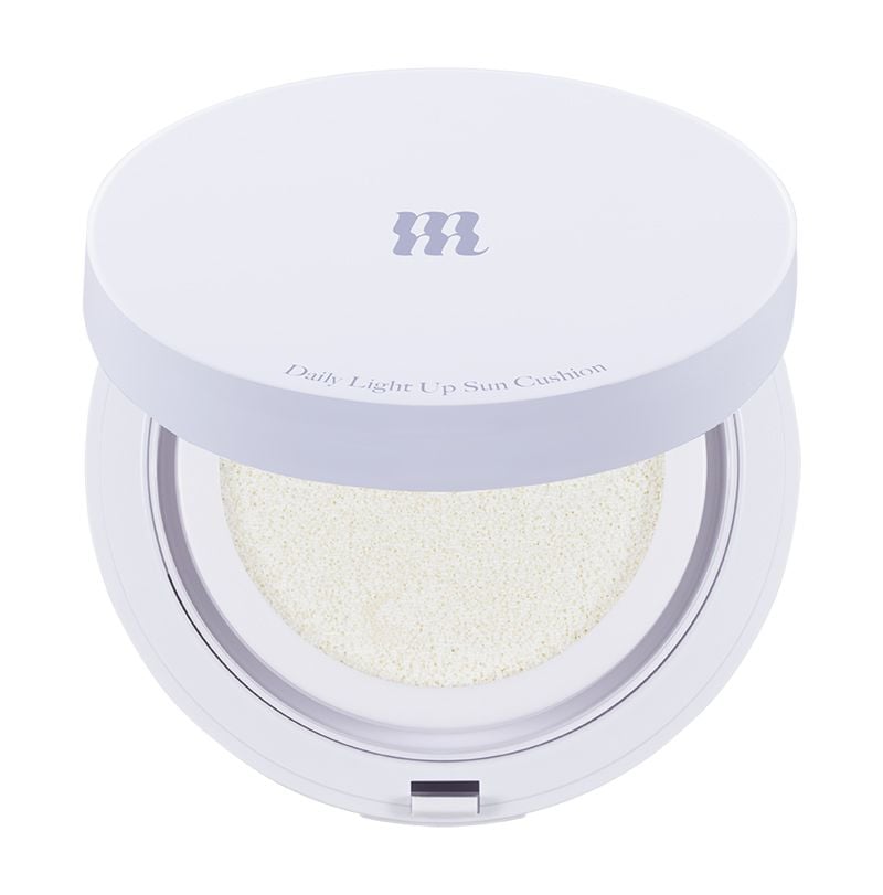Kem Chống Nắng Dạng Cushion Merzy Nâng Tông Da, Dưỡng Ẩm Daily Light Up Sun Cushion SPF50+ PA++++ 12g