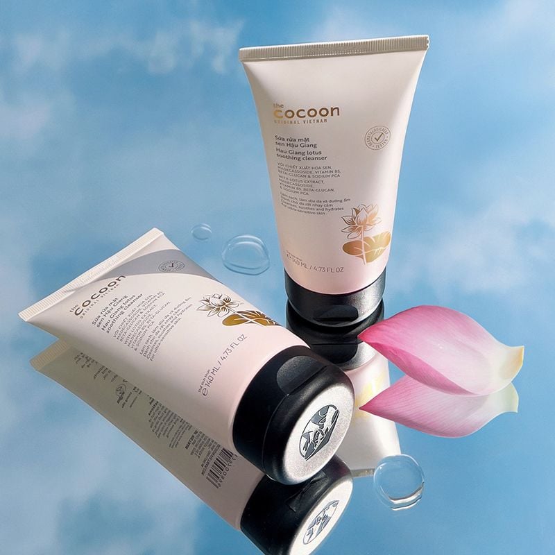 Sữa Rửa Mặt Sen Hậu Giang Làm Dịu Da Cocoon Hau Giang Lotus Soothing Cleanser 140ml