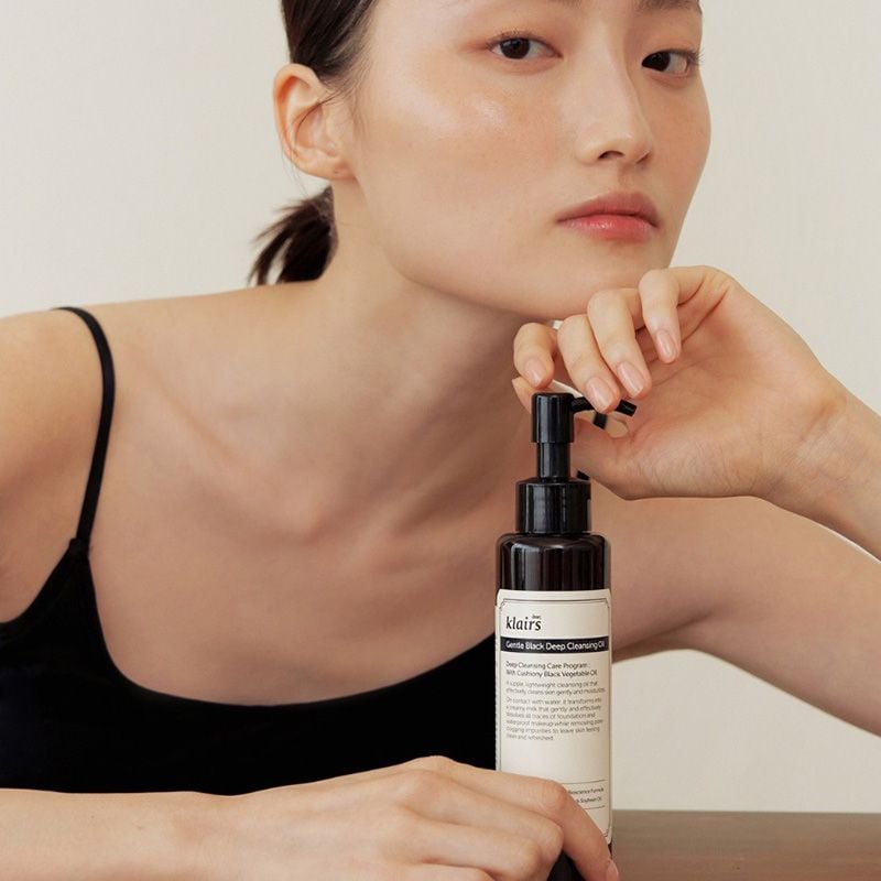 Dầu Tẩy Trang Klairs Kiểm Soát Bã Nhờn, Cung Cấp Dưỡng Chất Cho Da Gentle Black Deep Cleansing Oil 150ml