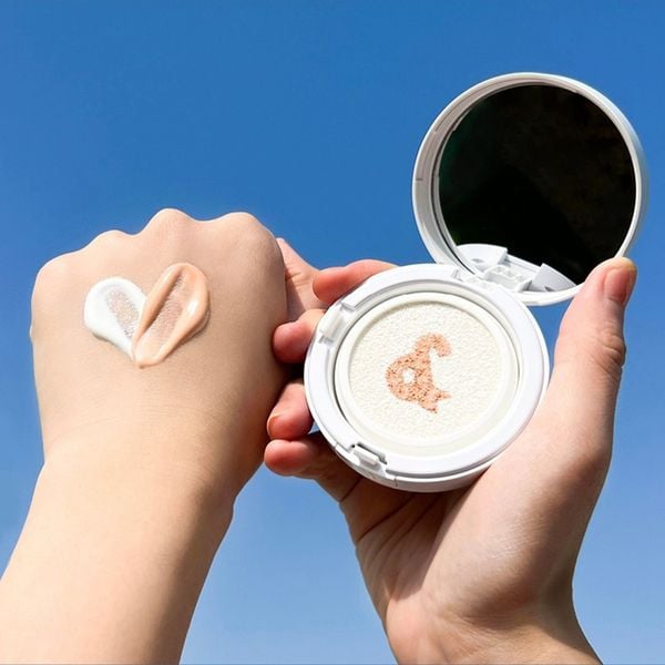  Kem Chống Nắng Dạng Cushion Romand Thuần Chay Back Me Tone Up Sun Cushion SPF50+/PA++++ 11g 