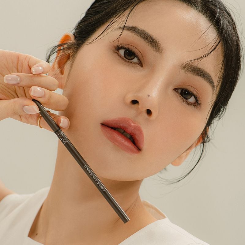 Chì Kẻ Chân Mày Siêu Mảnh, Lâu Trôi B.O.M Super Slim Eyebrow 0.1g