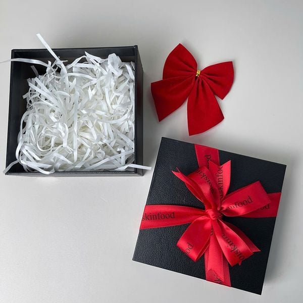  (Chỉ Giao Hàng Nội Thành HCM) Hộp Quà Gắn Nơ Tặng Cao Cấp 