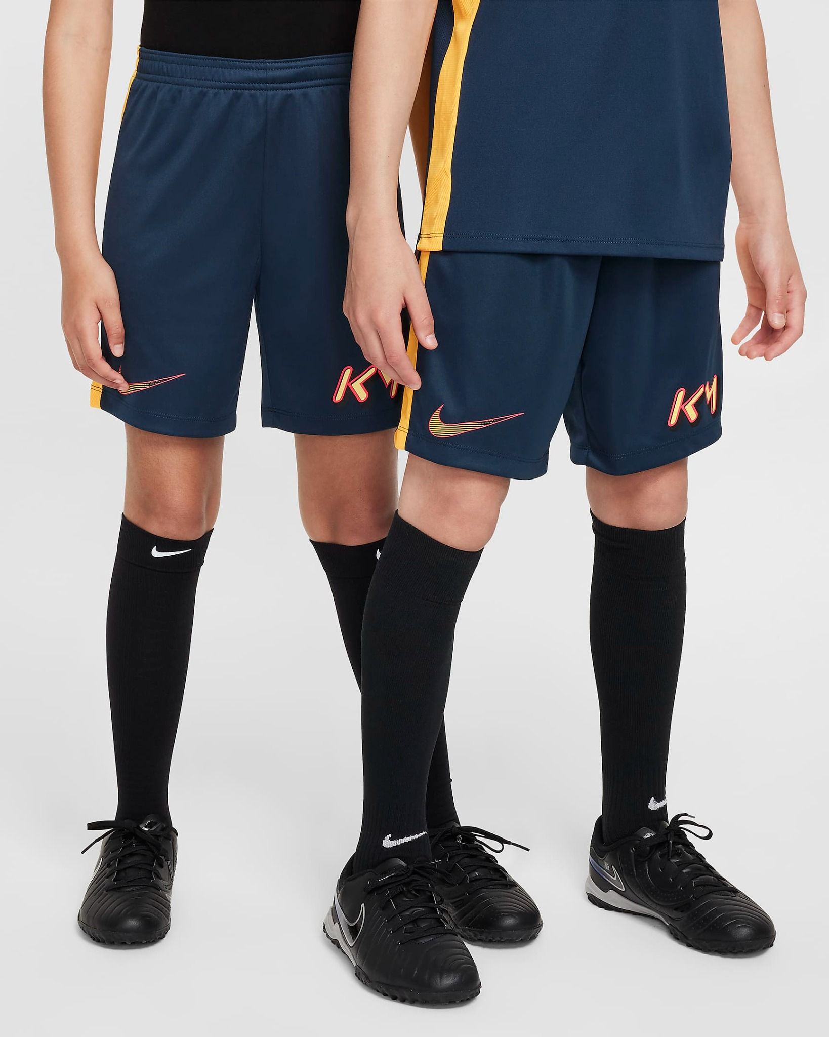 Nike - Quần ngắn đá banh Trẻ Em Kylian Mbappé Older Kids' Dri-FIT Academy