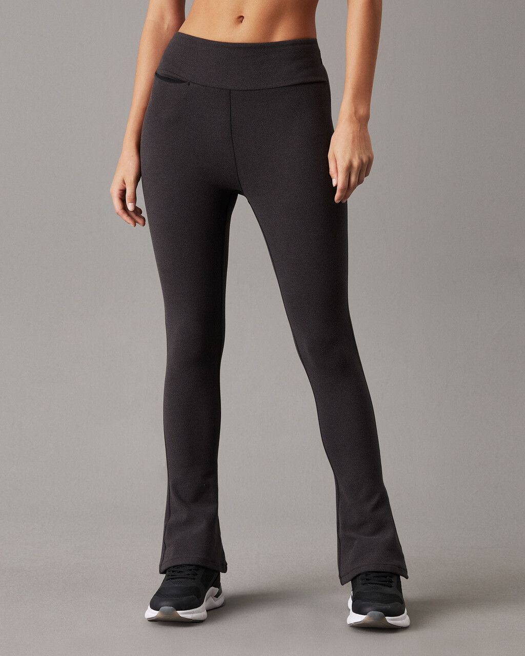 Calvin Klein - Quần dài ống bó thể thao CK nữ Future Icon Kick Flare Pants
