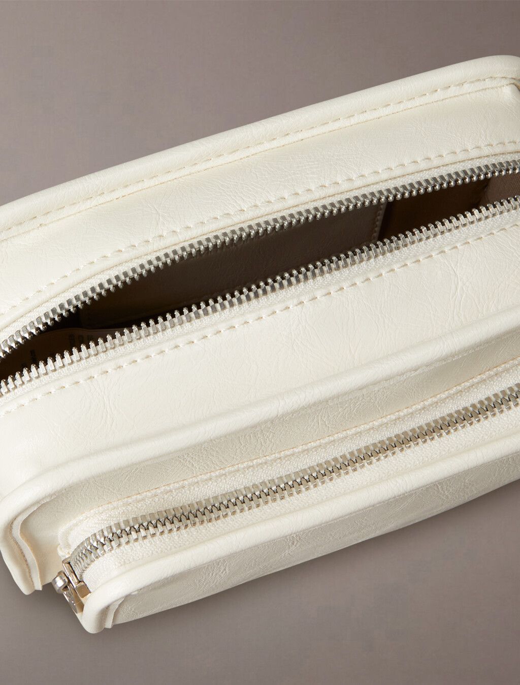 Calvin Klein - Túi xách CK nữ Chain Camera Bag