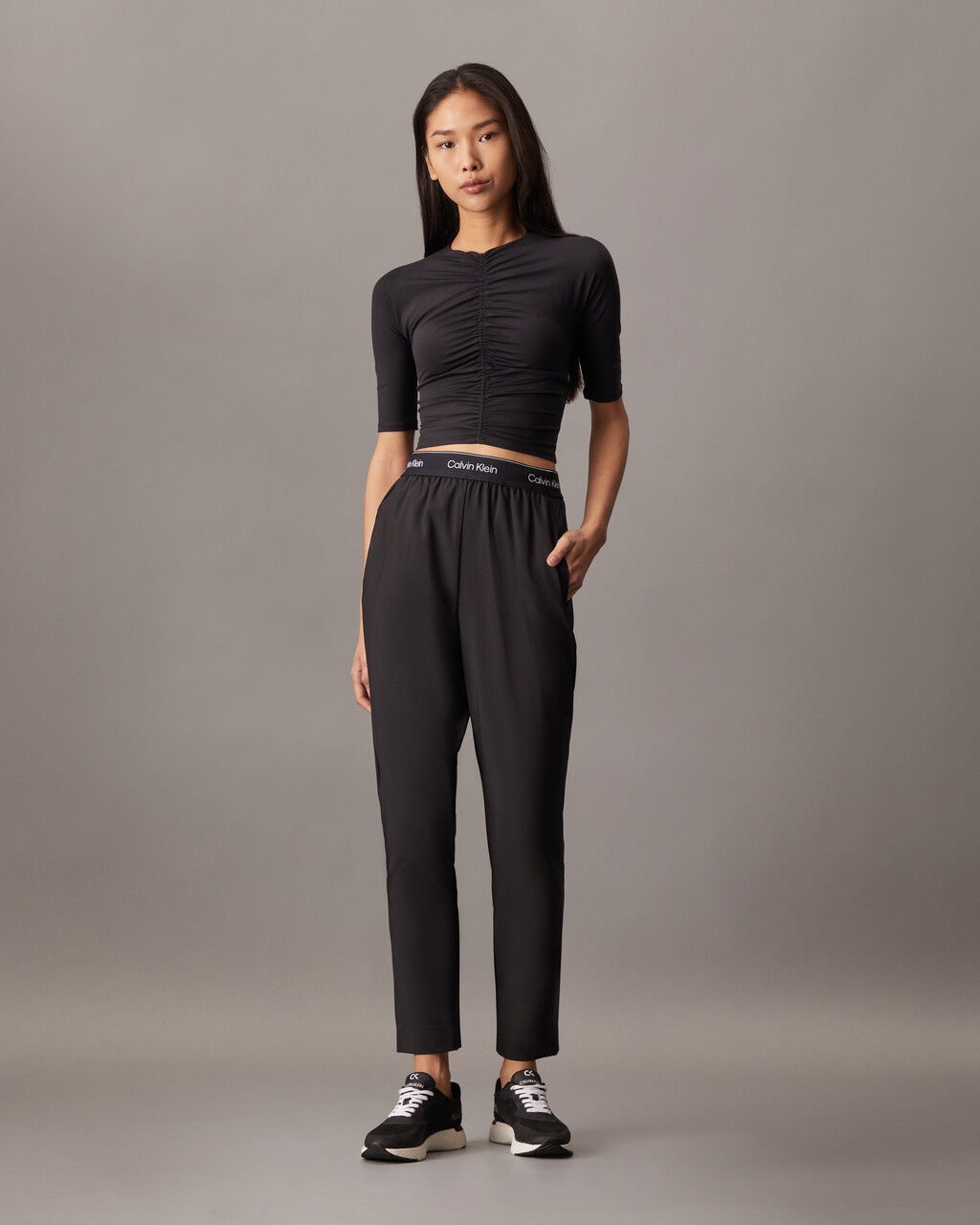 Calvin Klein - Áo tay ngắn thể thao CK nữ Icon Ruched Front Tee