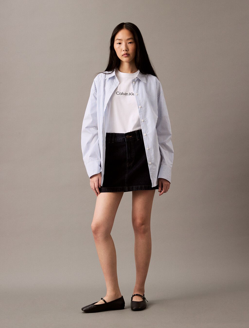 Calvin Klein - Áo thun thời trang CK nữ CK Relaxed Standard Logo Crew Tee