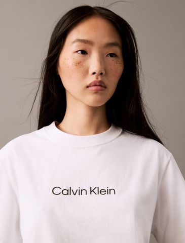 Calvin Klein - Áo thun thời trang CK nữ CK Relaxed Standard Logo Crew Tee