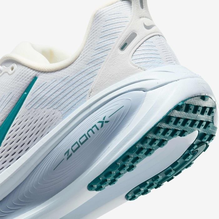 Nike - Giày chạy bộ Nữ Vomero 18 Women's Road Running Shoes