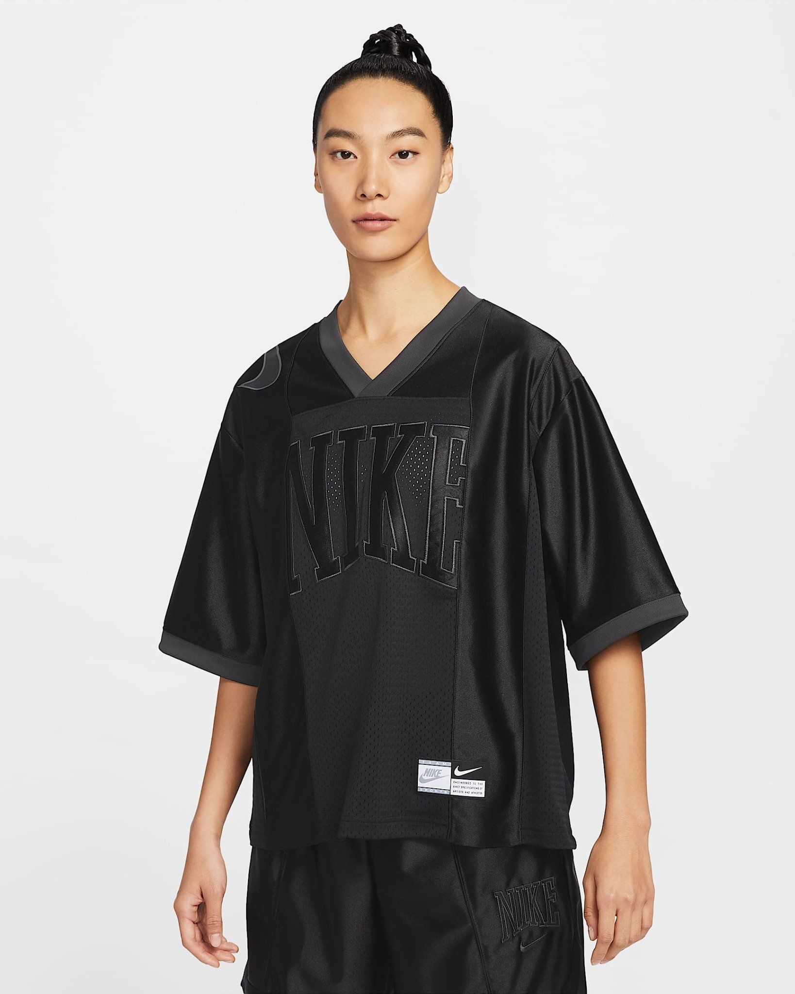 Nike - Áo tay ngắn thể thao Nữ Sportswear Street Women's Oversized Short-Sleeve Graphic Top