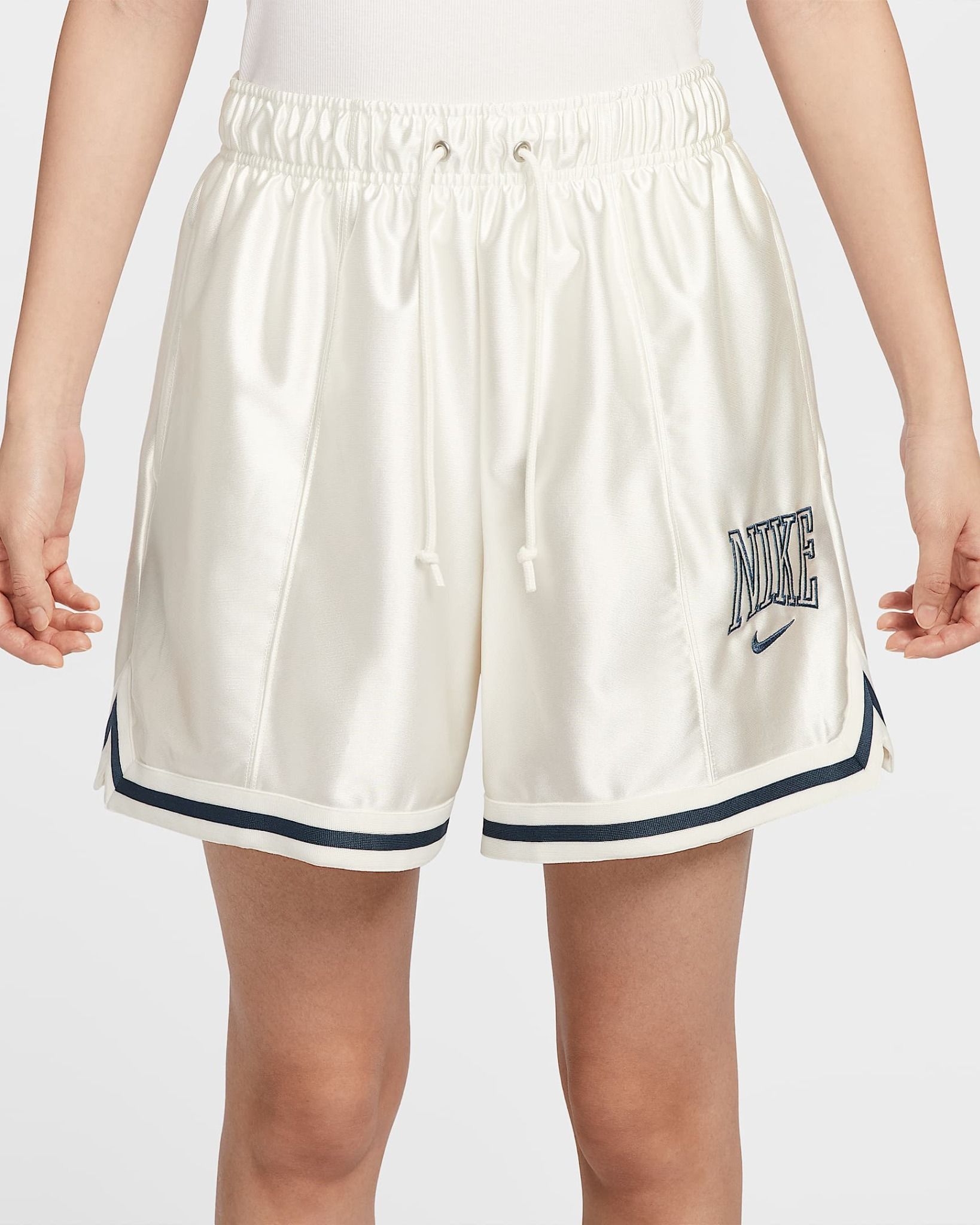 Nike - Quần ngắn thể thao Nữ Sportswear Women's Loose Mid-Rise Graphic Shorts