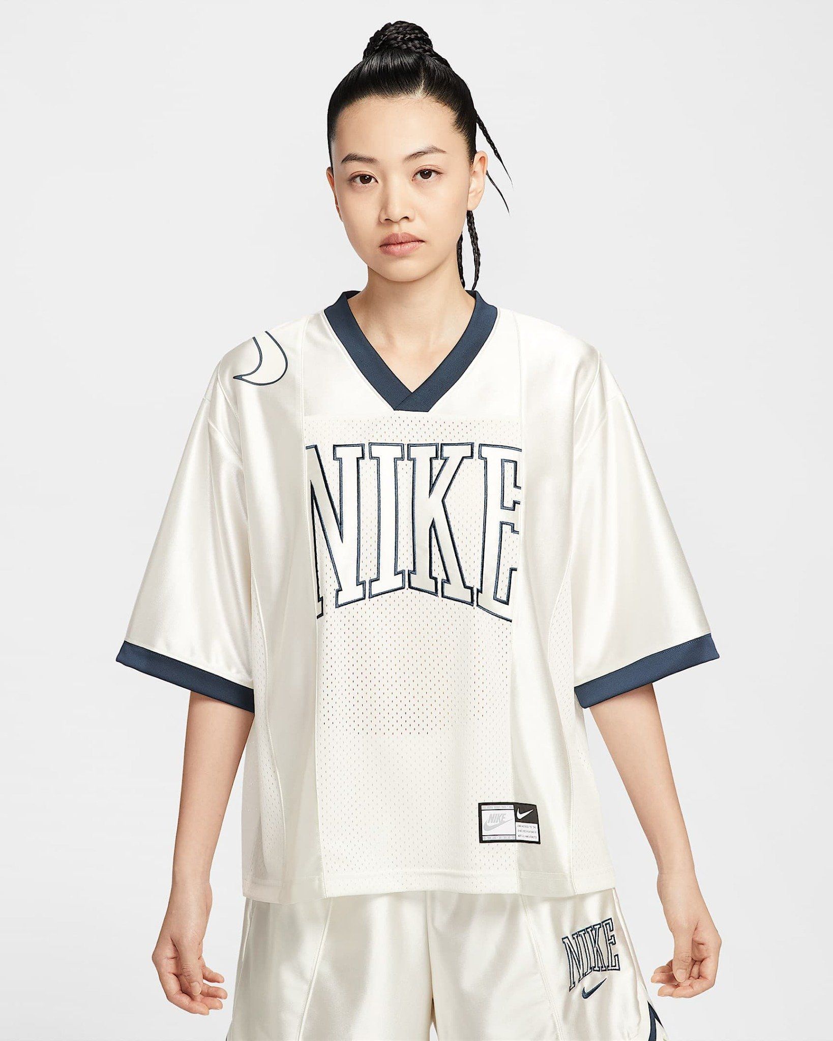 Nike - Áo tay ngắn thể thao Nữ Sportswear Street Women's Oversized Short-Sleeve Graphic Top